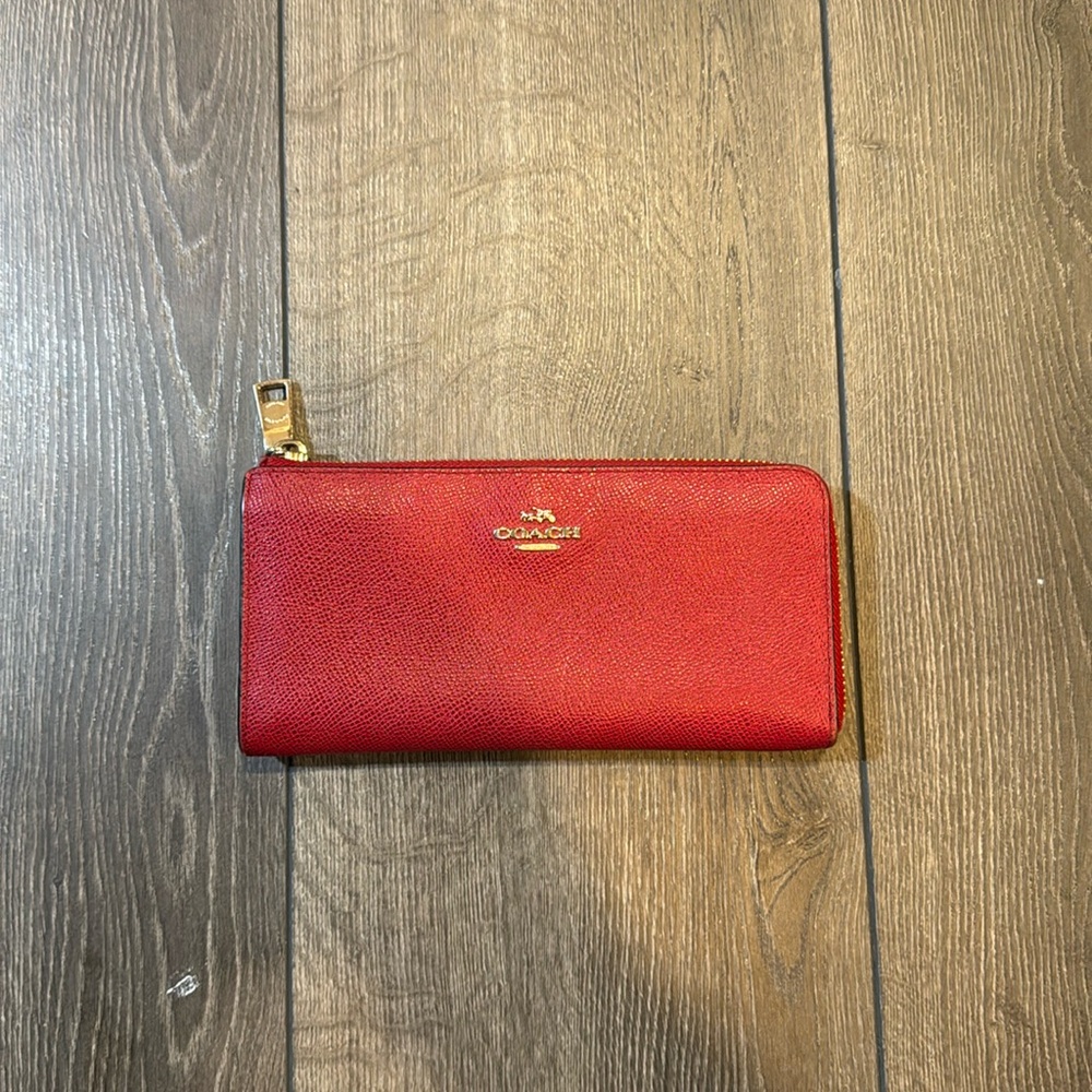 Coach Boxed Slim Accordion Zip Wallet